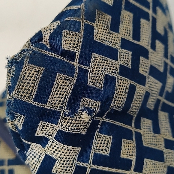 Tommy Hilfiger Navy & Tan Monogram Crossbody Bag with Adjustable Strap - Picture 7 of 7